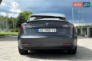 Седан Tesla Model 3 2021 в Дніпрі