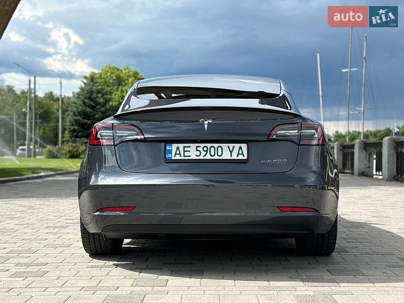 Седан Tesla Model 3 2021 в Дніпрі