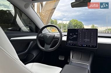 Седан Tesla Model 3 2021 в Дніпрі
