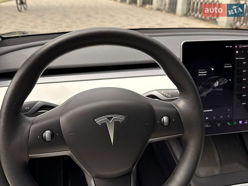 Седан Tesla Model 3 2021 в Дніпрі