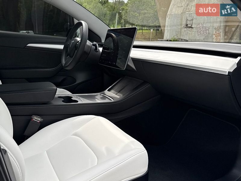 Седан Tesla Model 3 2021 в Дніпрі