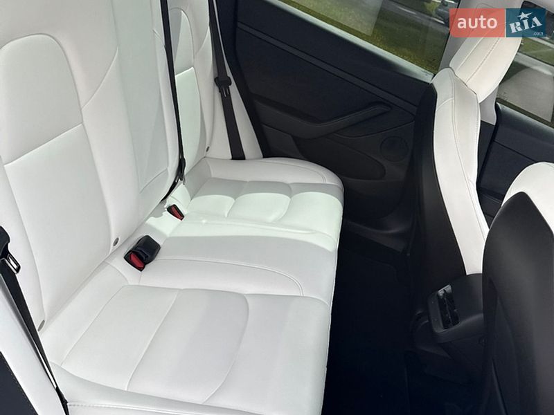 Седан Tesla Model 3 2021 в Дніпрі