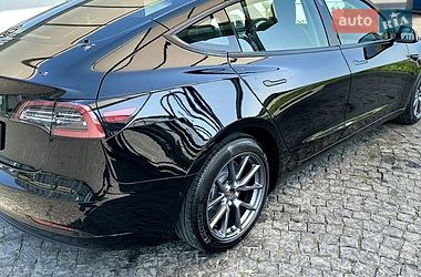Седан Tesla Model 3 2022 в Хмельницком