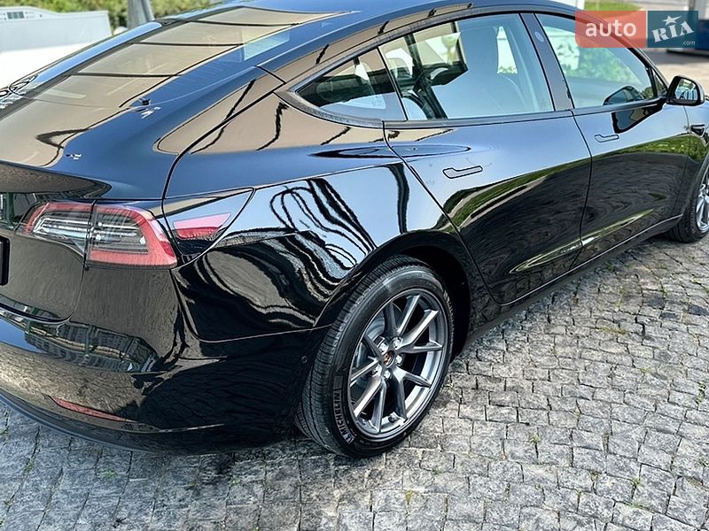 Седан Tesla Model 3 2022 в Хмельницком