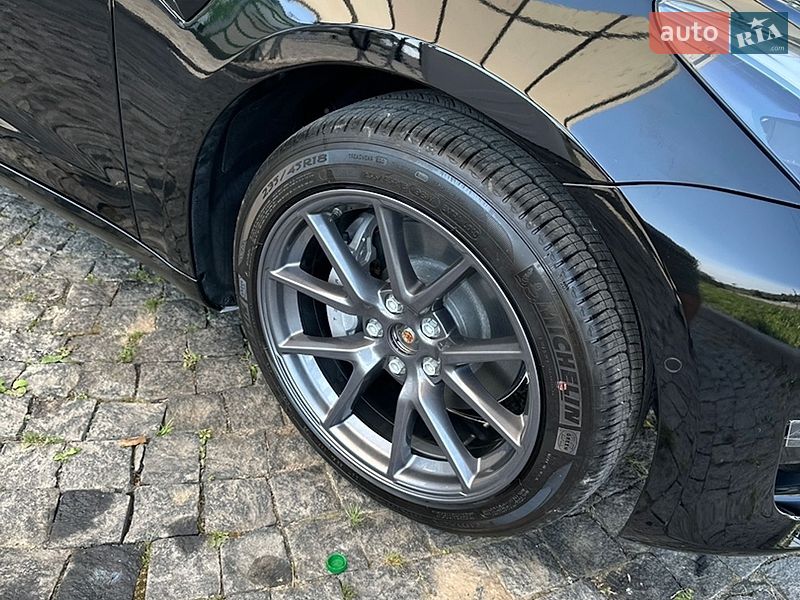 Седан Tesla Model 3 2022 в Хмельницком