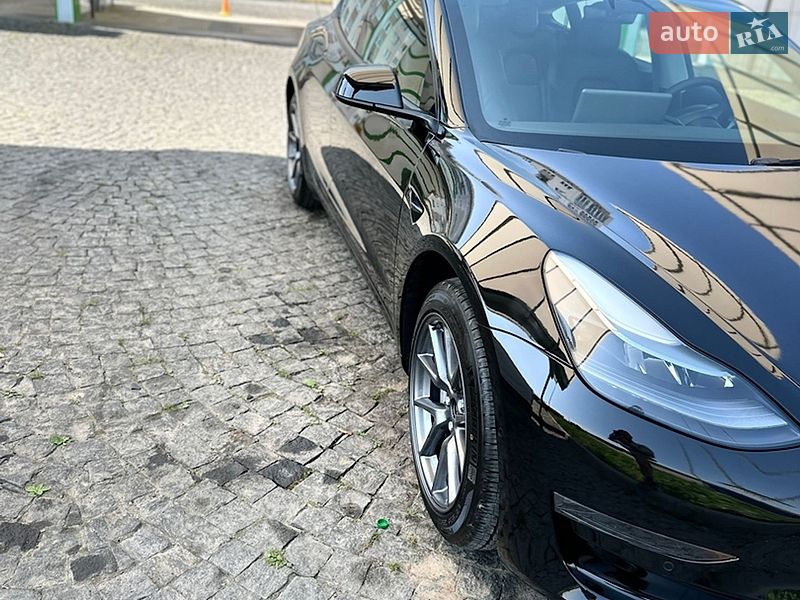 Седан Tesla Model 3 2022 в Хмельницком
