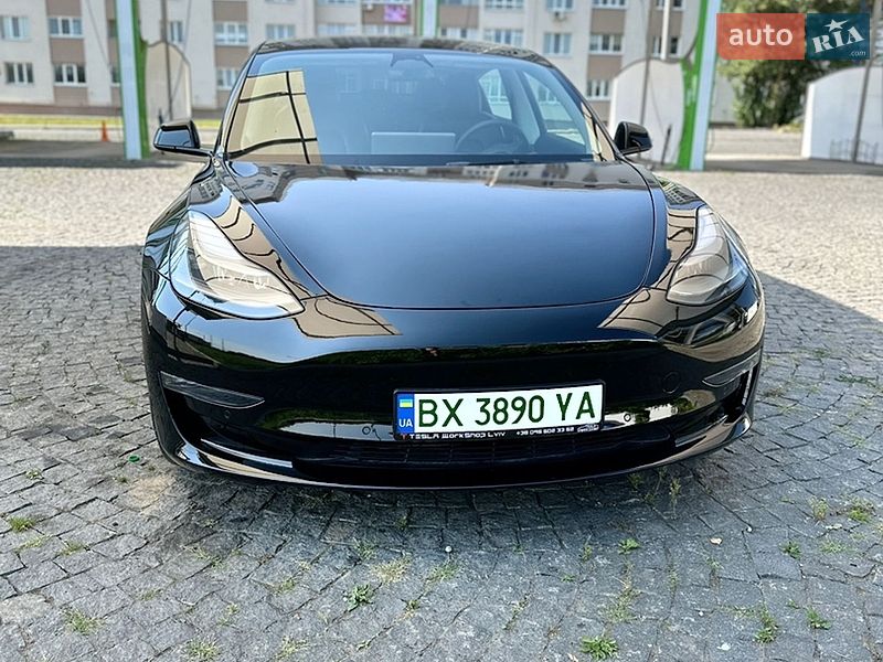 Седан Tesla Model 3 2022 в Хмельницком