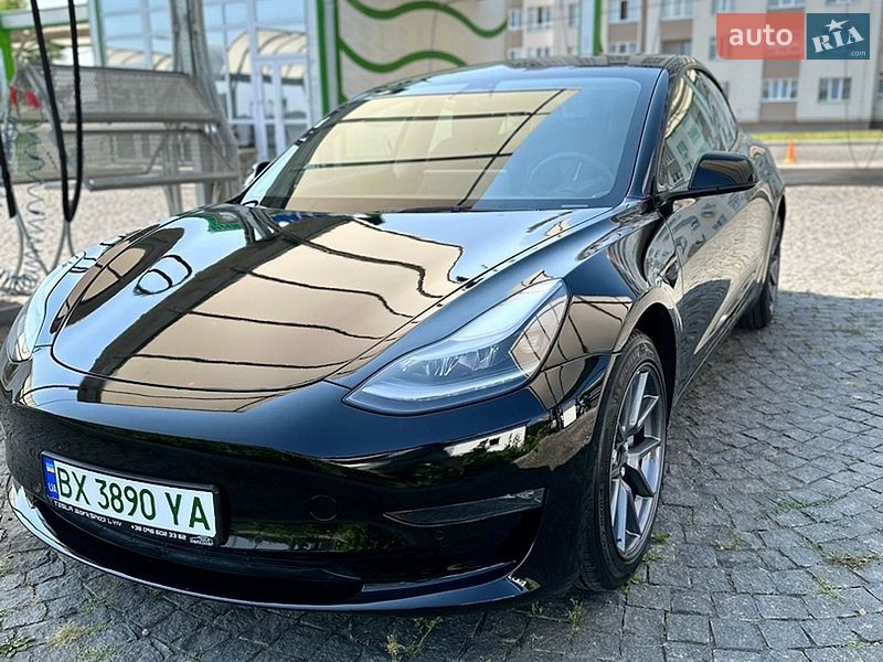 Седан Tesla Model 3 2022 в Хмельницком
