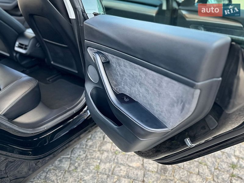 Седан Tesla Model 3 2022 в Хмельницком