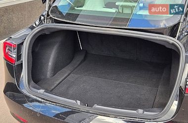Седан Tesla Model 3 2019 в Киеве