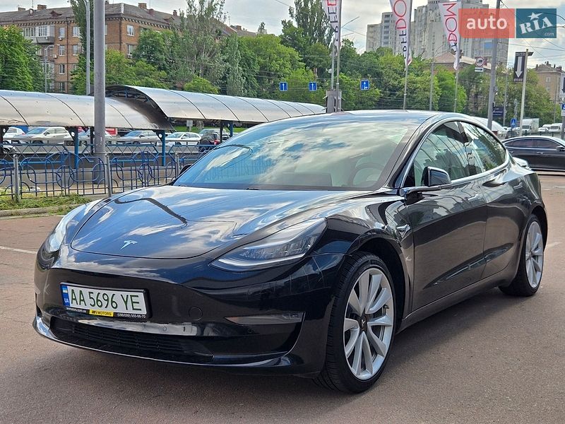 Седан Tesla Model 3 2019 в Киеве