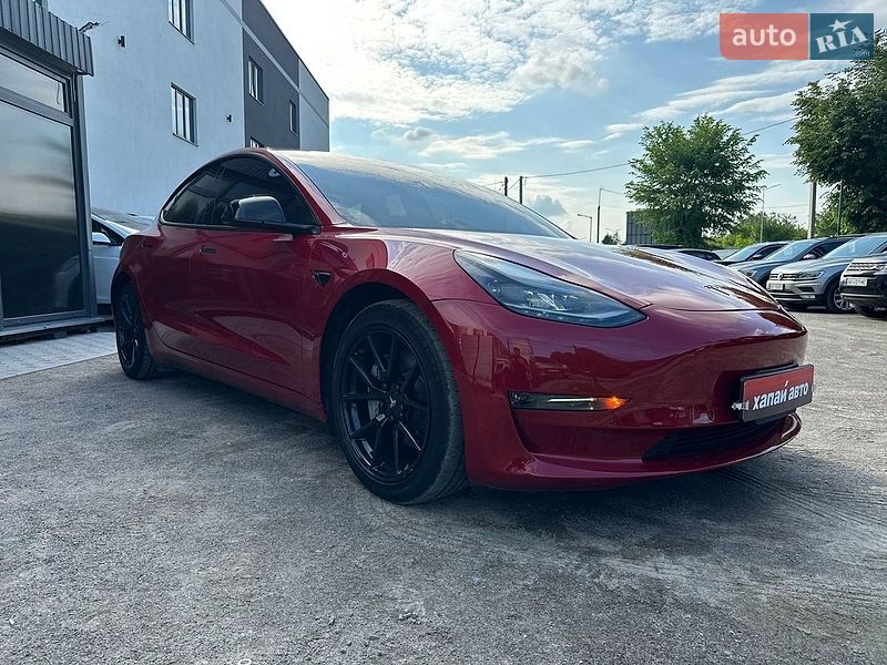 Седан Tesla Model 3 2020 в Вінниці