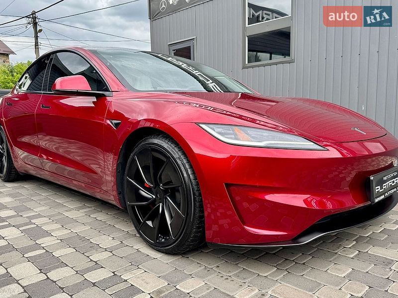 Седан Tesla Model 3 2024 в Киеве