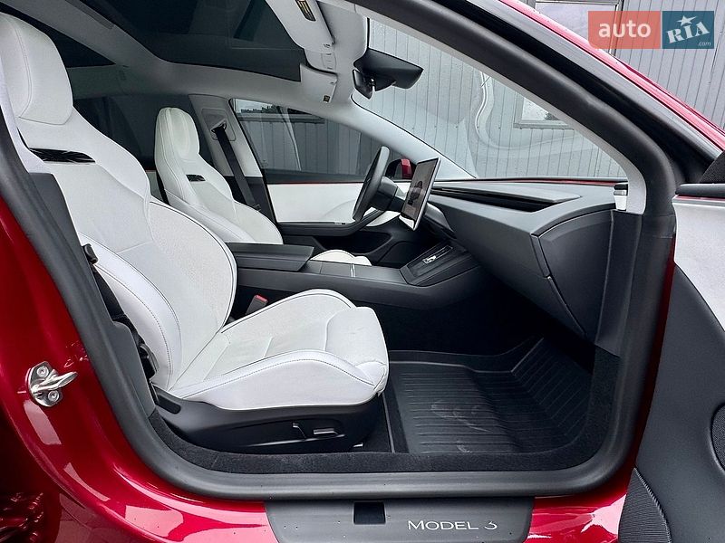 Седан Tesla Model 3 2024 в Киеве