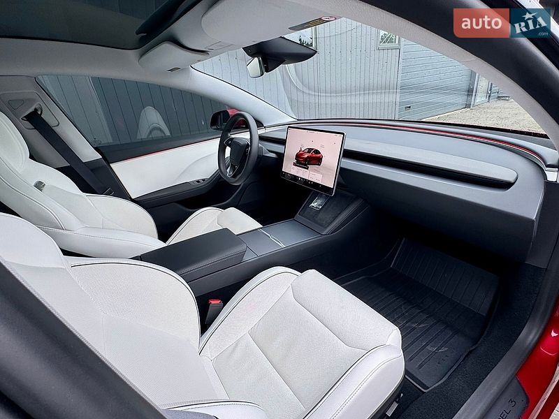 Седан Tesla Model 3 2024 в Киеве
