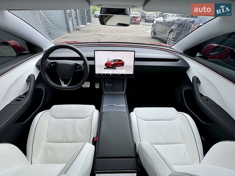 Седан Tesla Model 3 2024 в Киеве