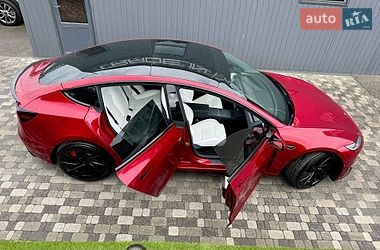 Седан Tesla Model 3 2024 в Киеве