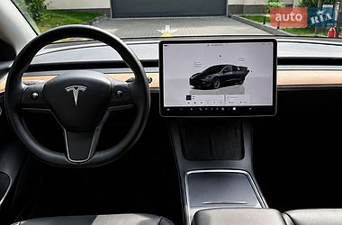 Седан Tesla Model 3 2022 в Броварах