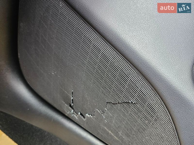 Седан Tesla Model 3 2018 в Ровно