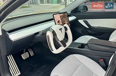 Седан Tesla Model 3 2018 в Ровно