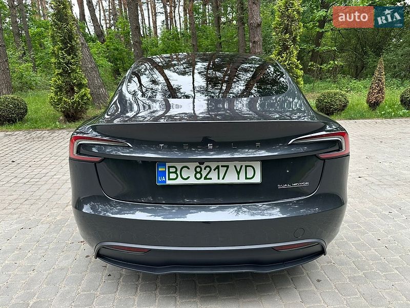 Седан Tesla Model 3 2025 в Львові