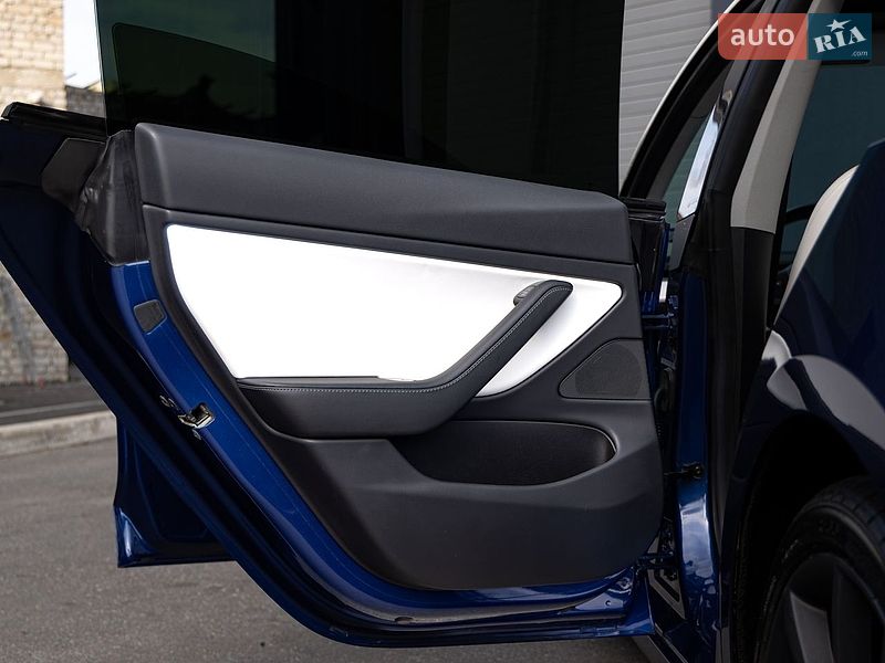 Седан Tesla Model 3 2019 в Харькове