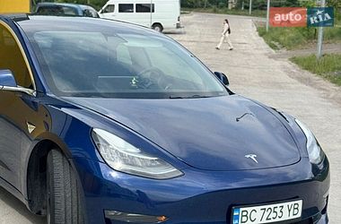 Седан Tesla Model 3 2019 в Шептицькому