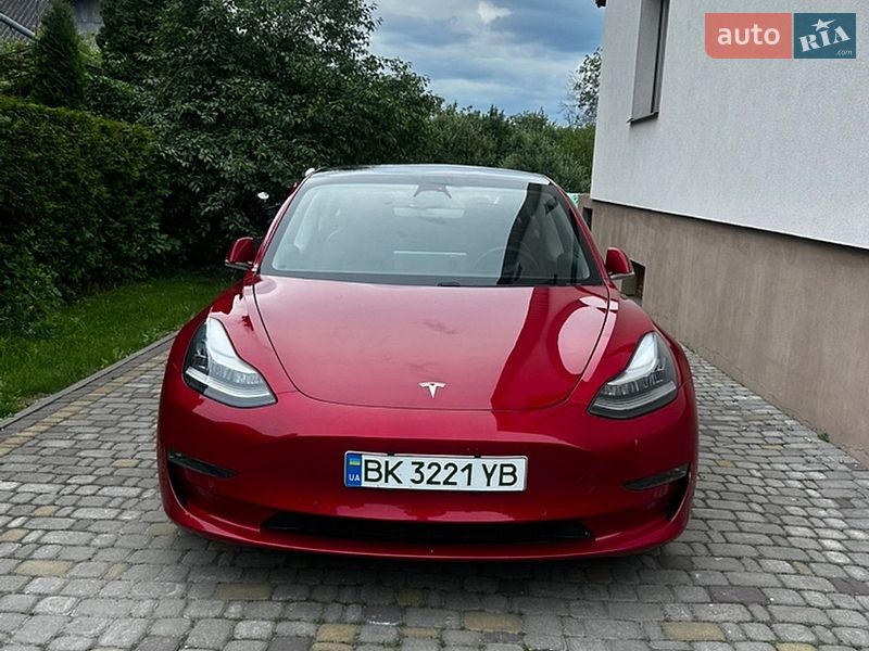 Tesla Model 3 2019