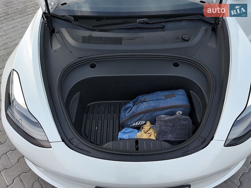Седан Tesla Model 3 2020 в Львове фото 27 Седан Tesla Model 3 2020 в Львове