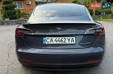 Седан Tesla Model 3 2022 в Тальном