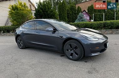 Седан Tesla Model 3 2022 в Тальном