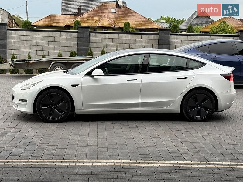 Седан Tesla Model 3 2021 в Дубно