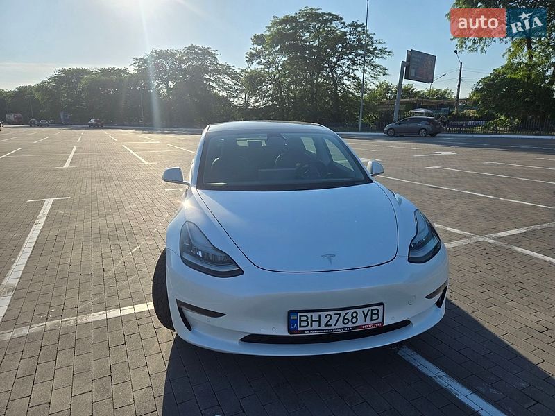 Tesla Model 3 2019