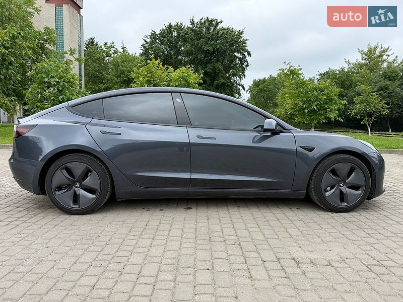 Седан Tesla Model 3 2021 в Ивано-Франковске