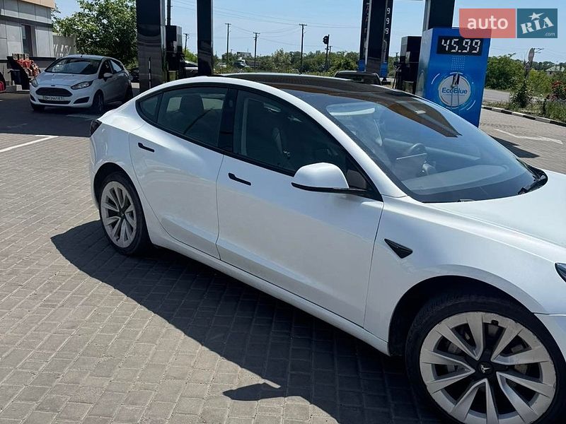 Седан Tesla Model 3 2023 в Одесі