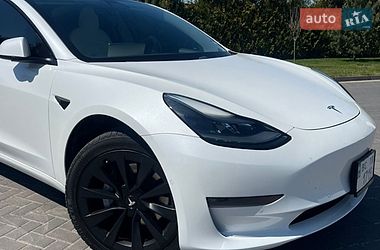 Седан Tesla Model 3 2021 в Львові
