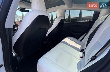 Седан Tesla Model 3 2021 в Львові