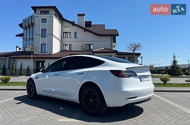 Седан Tesla Model 3 2021 в Львові