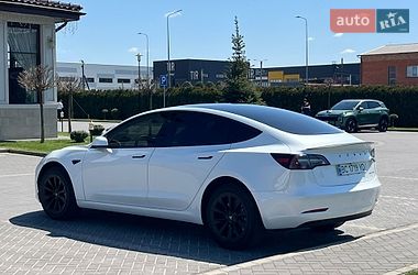 Седан Tesla Model 3 2021 в Львові