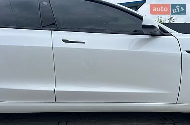 Седан Tesla Model 3 2021 в Львові