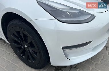 Седан Tesla Model 3 2021 в Львові