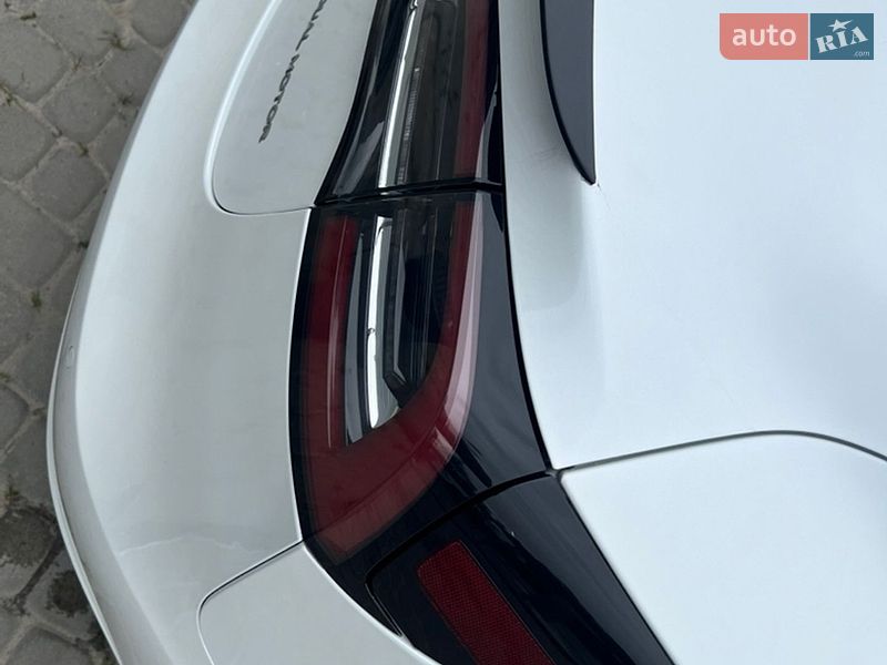 Седан Tesla Model 3 2021 в Львові