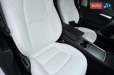 Седан Tesla Model 3 2021 в Львові