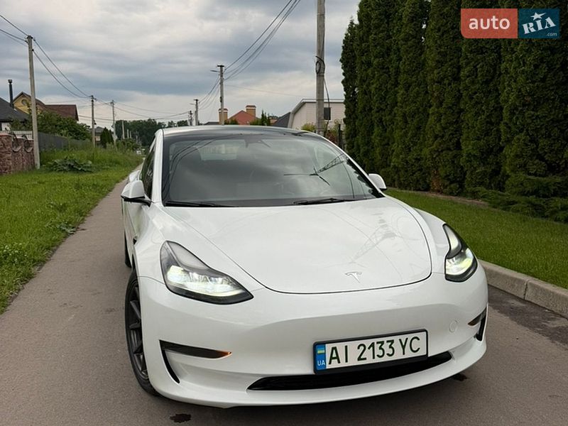 Седан Tesla Model 3 2022 в Киеве