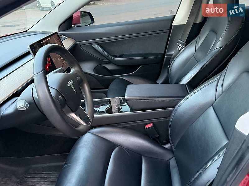 Седан Tesla Model 3 2019 в Києві