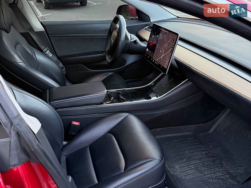 Седан Tesla Model 3 2019 в Києві