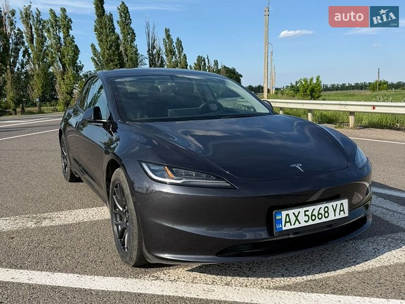 Седан Tesla Model 3 2024 в Харкові