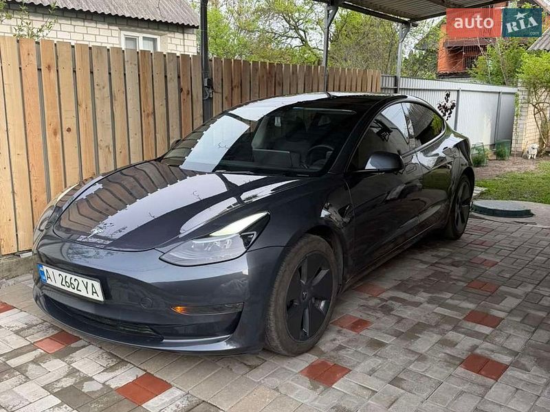 Седан Tesla Model 3 2023 в Броварах