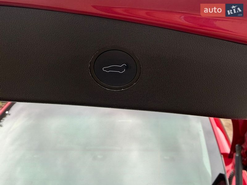 Седан Tesla Model 3 2022 в Ровно