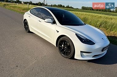 Седан Tesla Model 3 2021 в Самборе